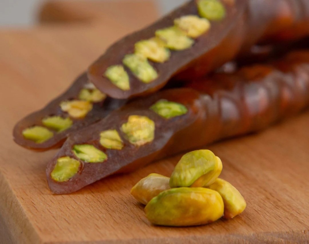 2025/09/1000102758.jpg FISTIKLI ÜZÜMLÜ SUCUK 1 KG - Görsel 1